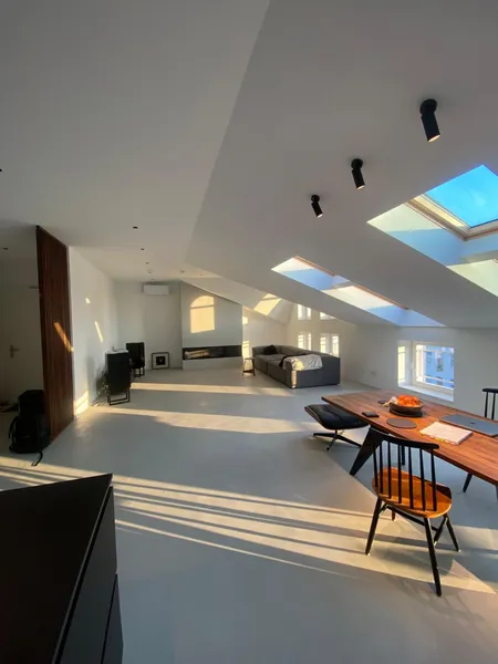 Exklusives Design Dachgeschoss-Loft mit großer Terrasse, Klimaanlage und Kamin — photo 1
